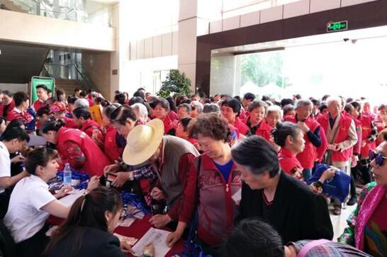 焕晶白内障重庆首发:重回年轻视界,焕发晶彩人生…