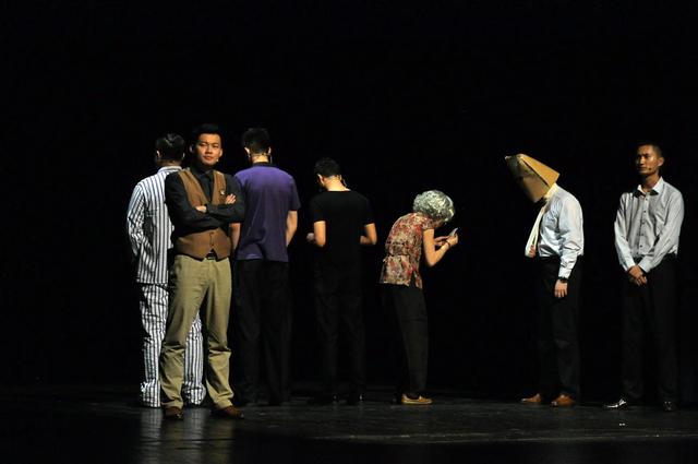 开心麻花爆笑舞台剧《乌龙山伯爵》下月来渝