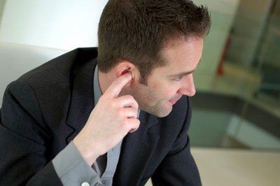 耳屎是护耳的防线 掏耳等于给细菌敞开了大门