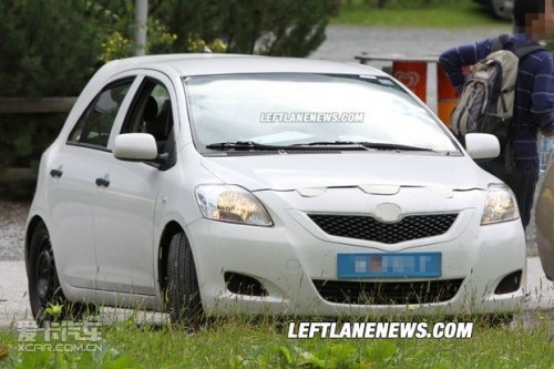 外观很奇怪! 2012款全新丰田雅力士曝光_购车