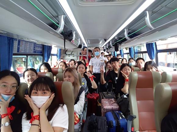 两江公交50辆定制公交车将为考生提供送考服务