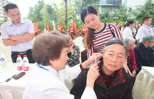 百场名老中医爱心义诊在重庆铭医堂医院启动