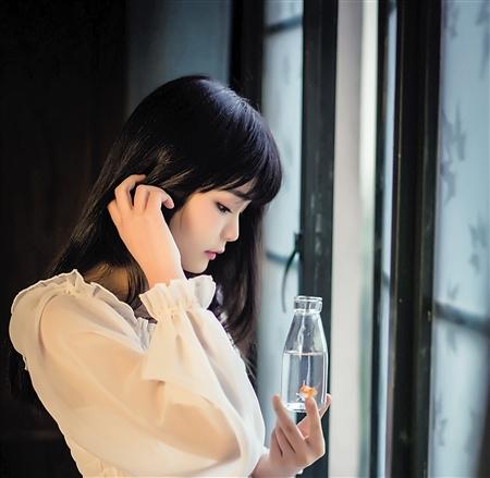 16岁重庆美女唱古风歌曲 俘虏百万粉丝火出