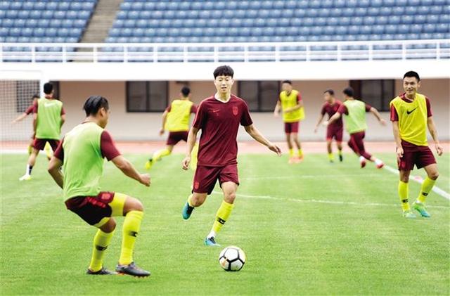 U23国家男子足球队在万州正式开始集训_大渝