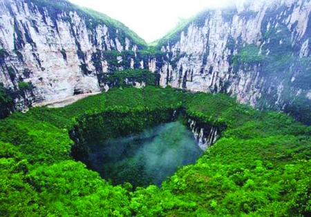 奉节打造天坑地缝景区汽车露营地