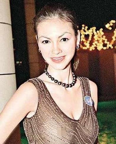 组图:<em>美女明星秀</em>透视装 谁最尴尬谁最火辣?_大