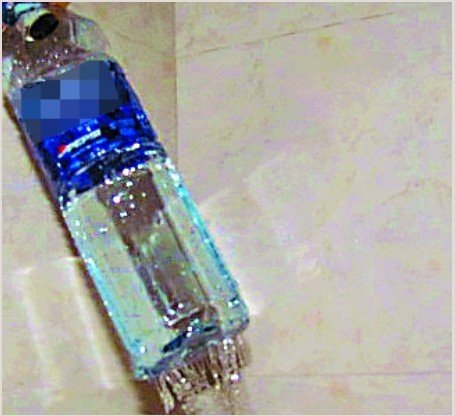 瓶瓶改成淋浴喷头 看屌丝白领如何diy