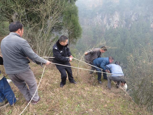 28岁男子考公务员5年未被录取 留遗书跳悬崖