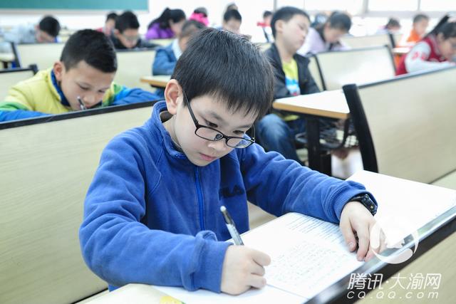 重庆中小学生作文比赛 人机大战和二胎成命