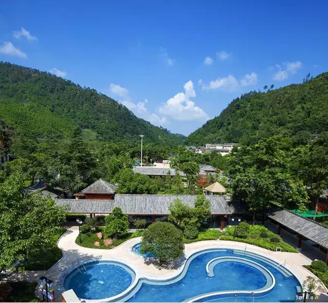 中国温泉旅游协会授予统景温泉“天然温泉”称号