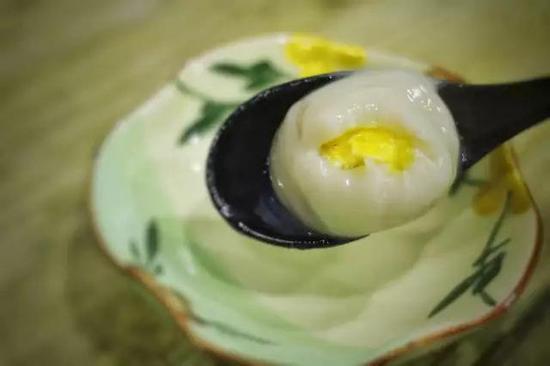 菊花韭菜芥末味……网友：我可能吃了假汤圆 