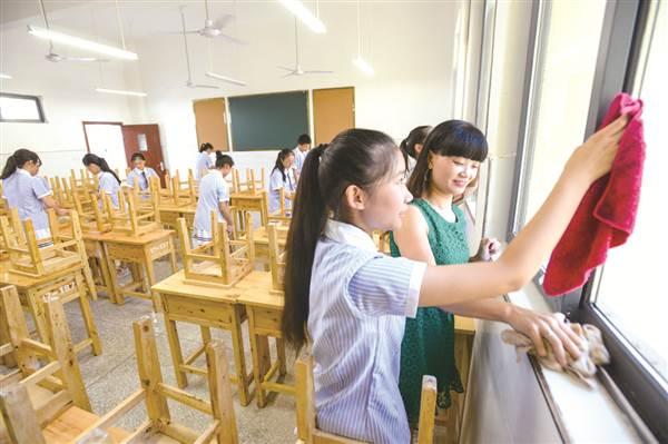 沙坪坝区大学城第四中学校建成开学