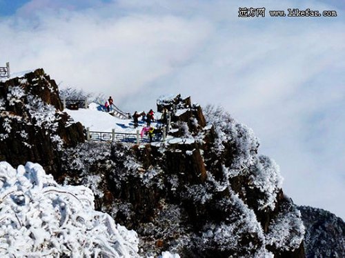 欣赏冰雪的美丽 四川峨眉山冬季自助游攻略