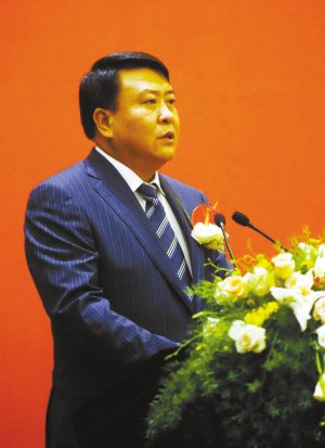 银翔董事长_侨银环保董事长照片