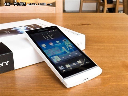 手机中的魅力淑女 自拍神器索尼lt26i仅售2080