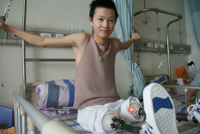 从无腿蛙王到心灵导师 地震伤员代国宏再回新