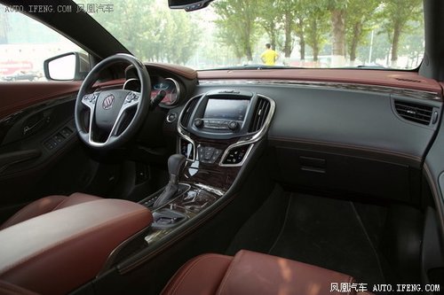 全新君越对比2013款迈腾 2.0T级别对话