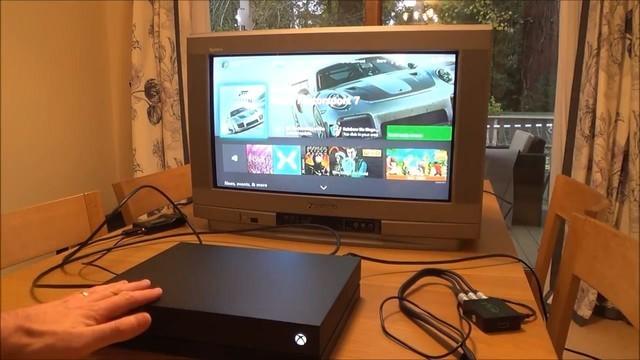 CRT电视上玩Xbox One X是种怎样的体验？