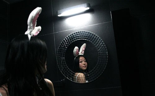 很土?兔女郎真人秀 30天11万装黑色简约家