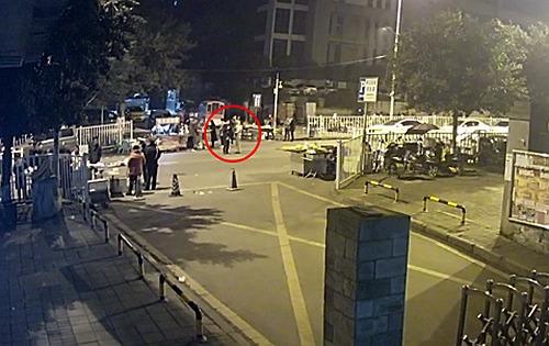 两名男子深夜醉酒抢劫10元钱被刑拘(图)