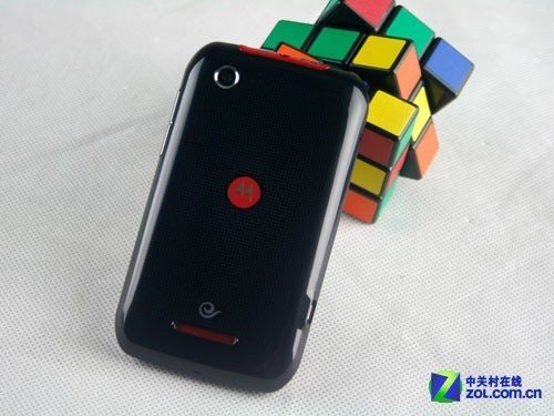 经典黑红配+微音乐 电信MOTO XT553评测