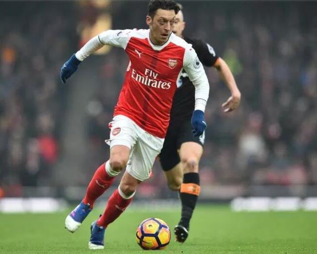 曝中超球队有意阿森纳大腿 天价签约厄齐尔?