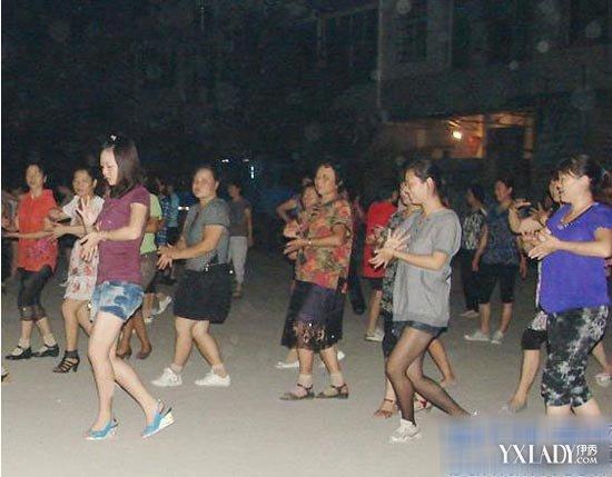 大妈跳广场舞被杀 凶手从背后一刀割喉极其残