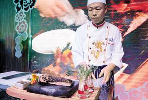 揭密川菜泰斗曾亚光 一道干烧鱼翅魔术换锅扬