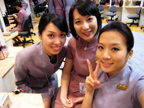 头等舱空姐的收入秘密_国内空姐收入