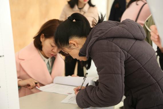 重庆电子工程职业学院双选会 90后师兄创业回