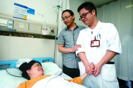 重医上演现实版《心术》 实习医生捐款救病人