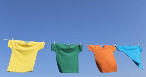 洗衣服掉色怎么办 如何防止衣服掉色?_大渝网_腾讯网