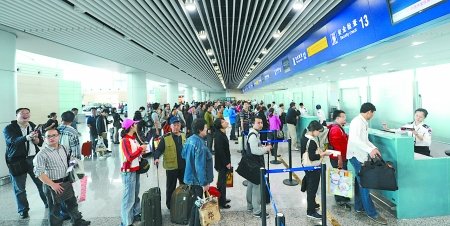 重庆机场旅客吞吐量突破2500万人次(图)