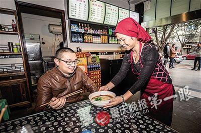 女儿留学加拿大 女子要把小面馆开到温哥华