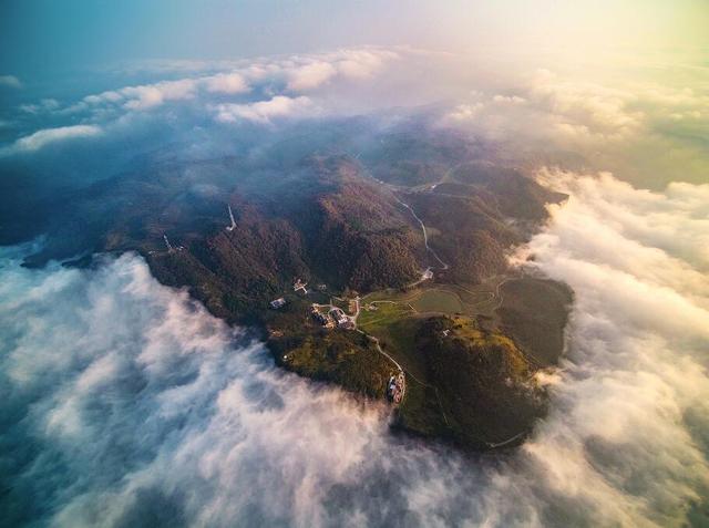 隆鑫集团大力开发金佛山北坡 未来将成旅游度假胜地