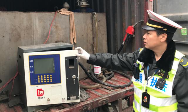 男子将货车非法改成“加油车” 最高或罚10万