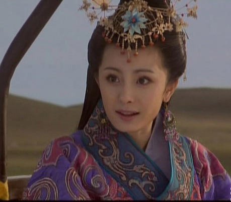 高清技术分析:杨幂到底整没整容?