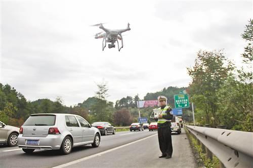 高速路疏堵 无人机帮忙