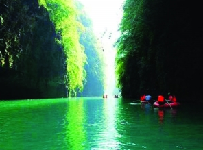 周边避暑地优惠多 摩围山上18度享清凉