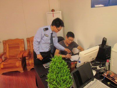 九龙坡区公安分局白市驿平台交巡警普法在行动