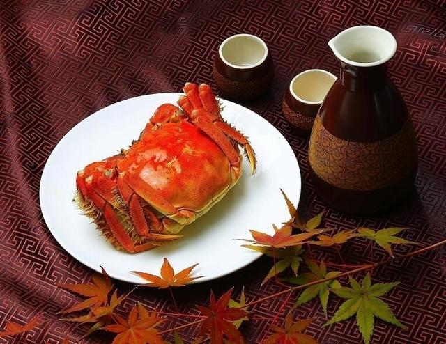 重庆凯宾斯基酒店推出大闸蟹礼蓝