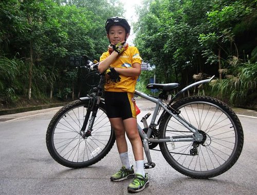 9岁娃娃多病爸爸开药方骑车去拉萨_重庆旅游