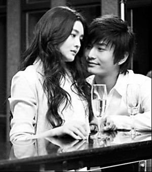 大S印证黄晓明与baby恋情 删除敏感话题微博