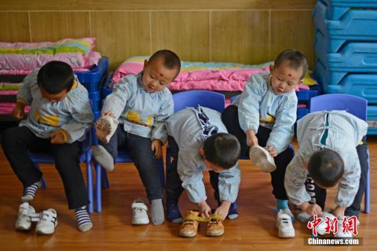 幼升小“神童简历”太雷人：懂核反应堆 学过微积分