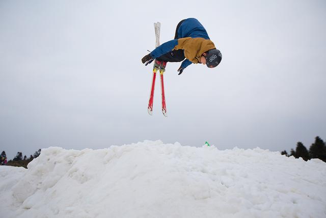 游客天天都可以滑雪 仙女山冰雪季启幕 