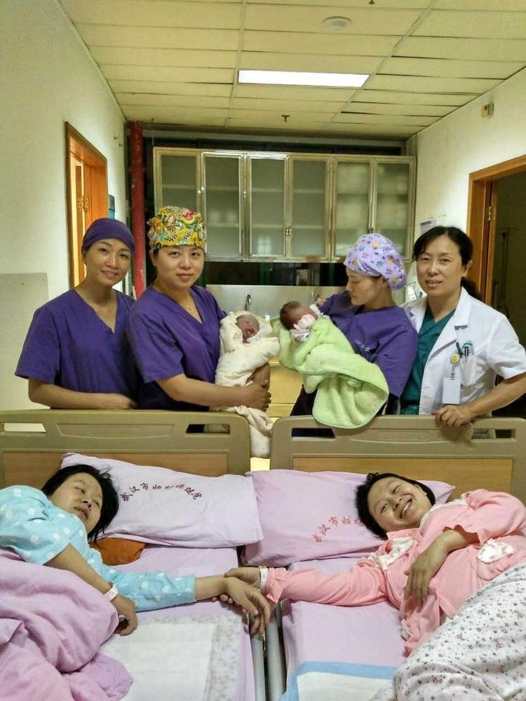 双胞胎姐妹同时怀孕同天顺产6.6斤宝宝_大渝_腾讯网