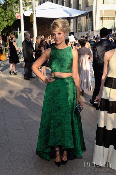 《<em>破产姐妹</em>》<em>第四季</em>回归 逗比<em>姐妹</em>珠宝显华丽