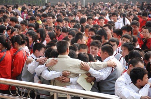 感恩文化传承第一人一横老师重庆巡回演讲