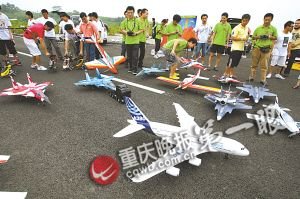 70架航模飞机重庆秀绝技 经典战斗机你见过没