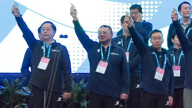 董事长何勇_董事长办公室图片(2)